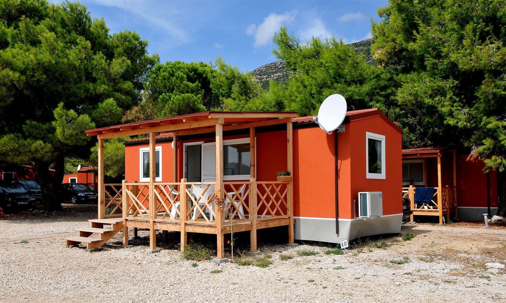 Camp Perna 호텔 쿠치슈테 외부 사진