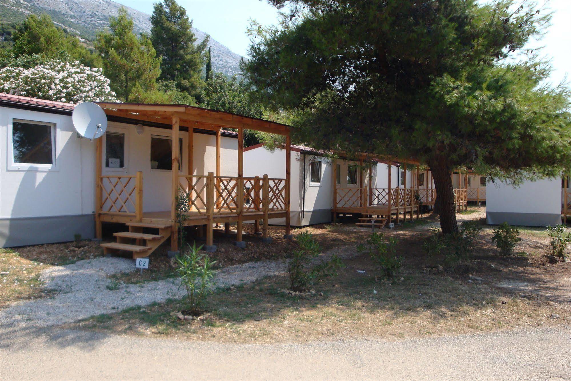 Camp Perna 호텔 쿠치슈테 외부 사진